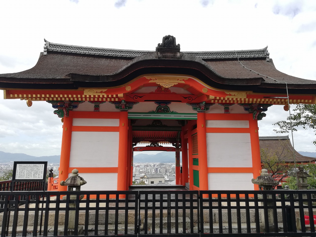 清水寺 仁王門~三重塔 | 奈良 京都 散策サイト